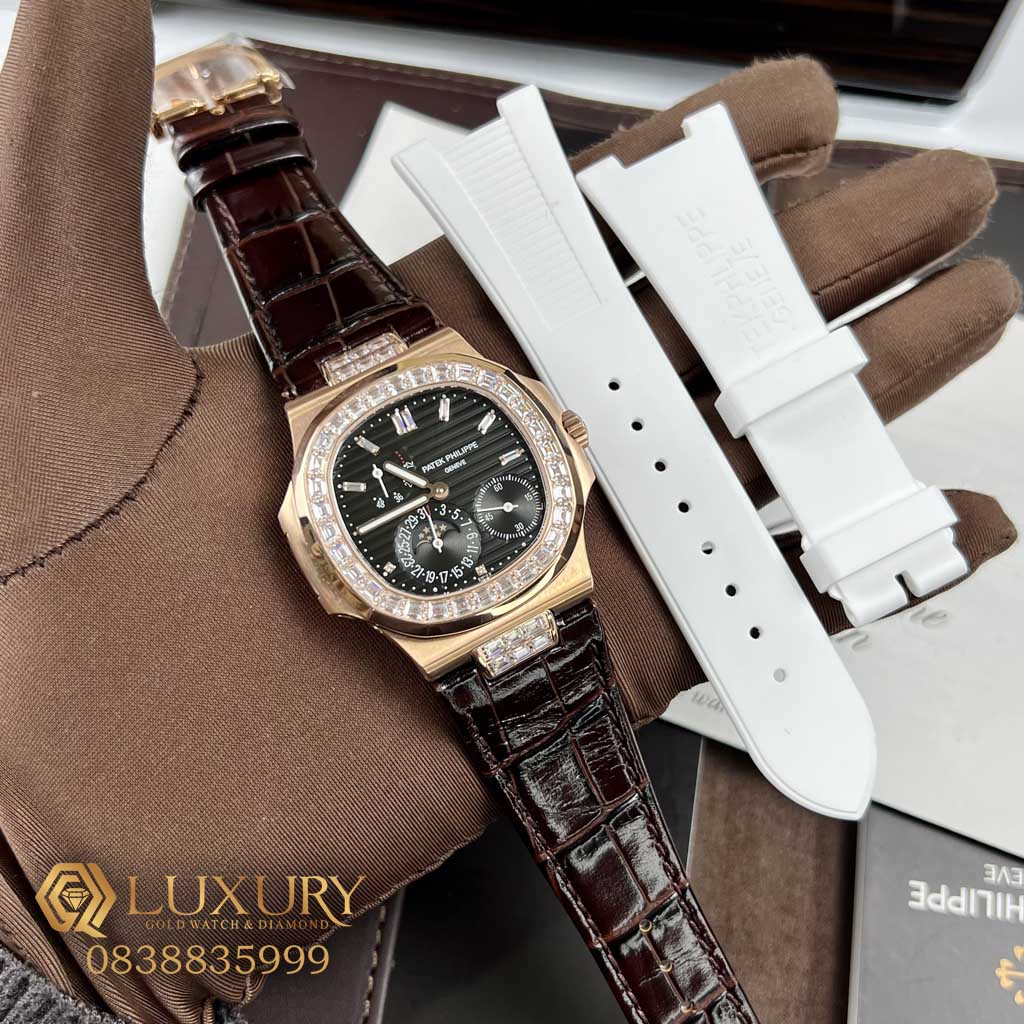 Đồng Hồ Nam Patek Philippe Nautilus 5724R Replica 11 Mặt Đen 40mm