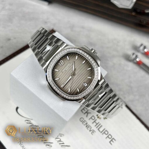 Đồng Hồ Nữ Patek Philippe Rep 11 Nautilus 7118/1200A Đính Đá Mặt Xám 35.2mm