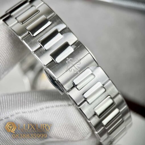 Đồng Hồ Nữ Patek Philippe Rep 11 Nautilus 7118/1200A Đính Đá Mặt Xám 35.2mm