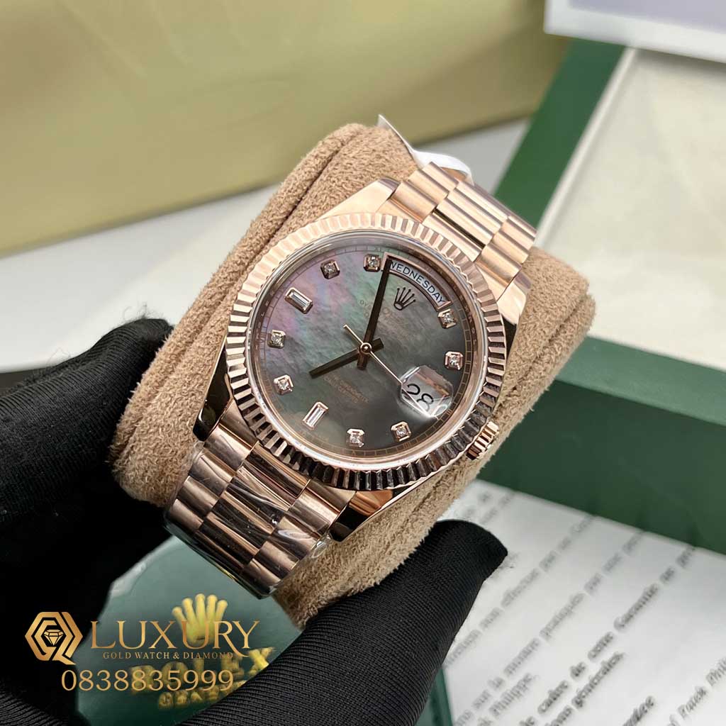 Đồng Hồ Nam Rolex Day-Date 118235 Bọc Vàng Thật 18k Mặt Khảm Xà Cừ Tím Cọc Số Đá 40mm Đồng Hồ Nam Rolex Day-Date 118235 Bọc Vàng Thật 18k Mặt Khảm Xà Cừ Tím Cọc Số Đá 40mm